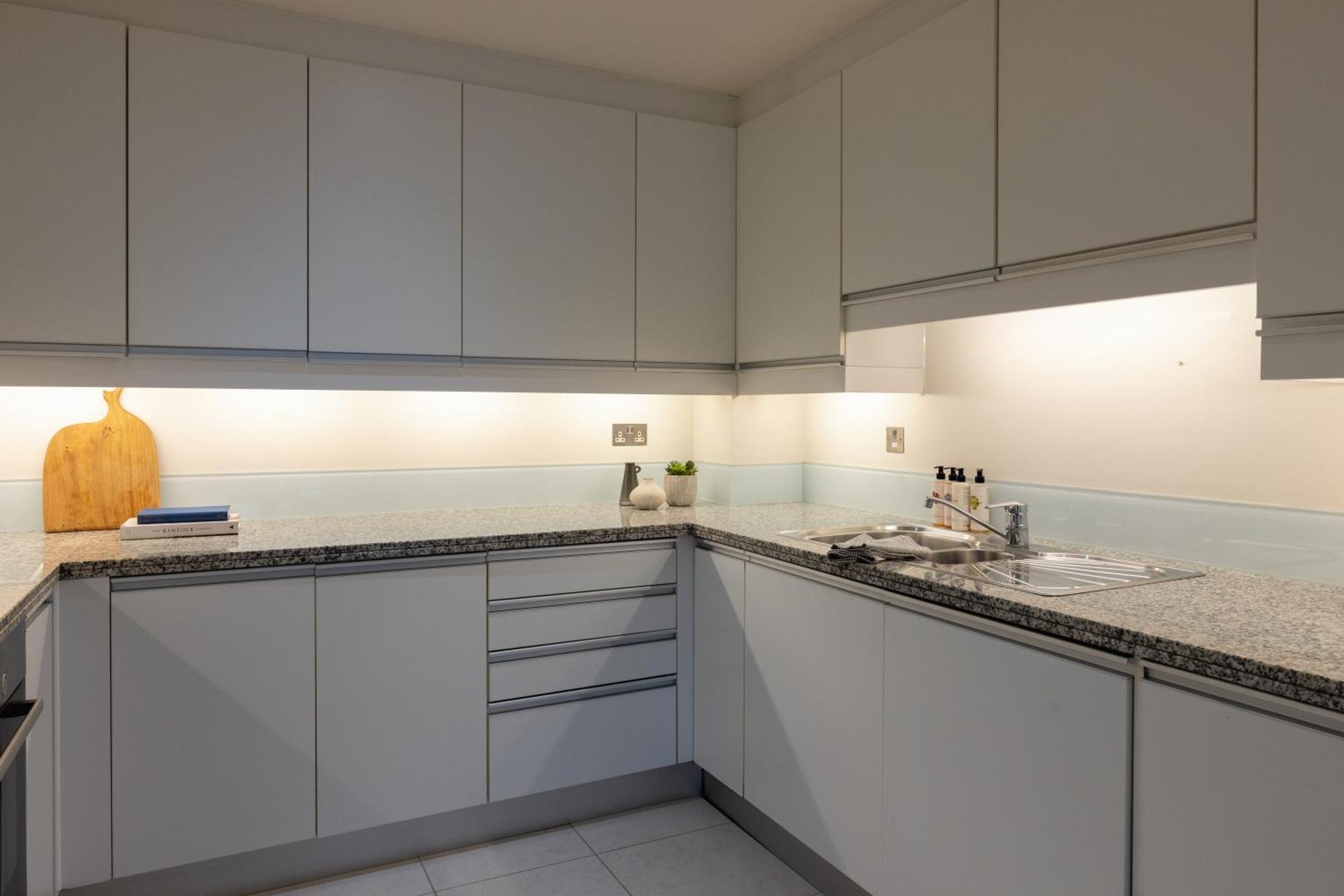 Native Marylebone Lane Apartment Londra Exterior foto